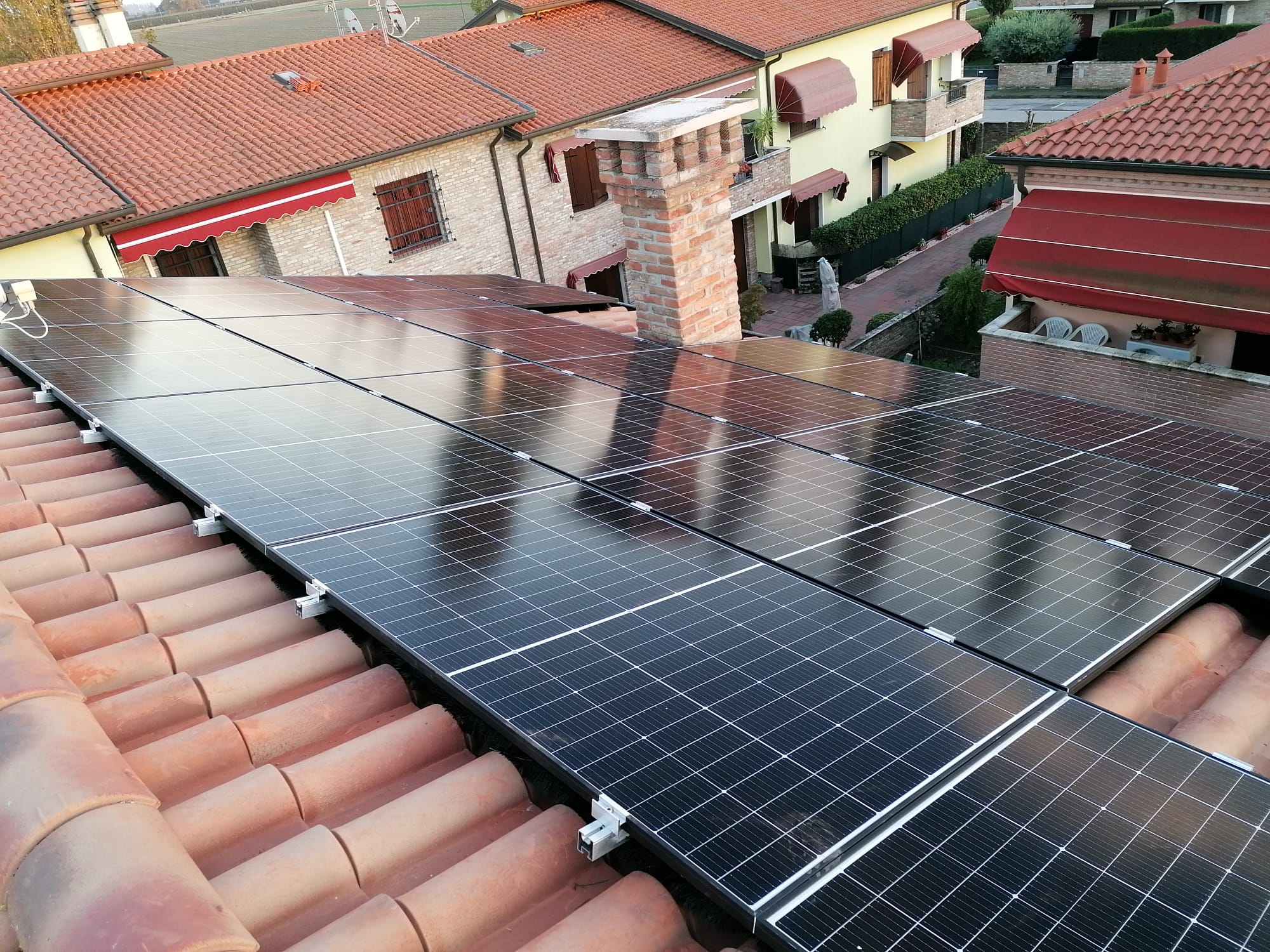 Impianto fotovoltaico da 7,7 Kwp con ottimizzatori e accumulo a Copparo (FE)